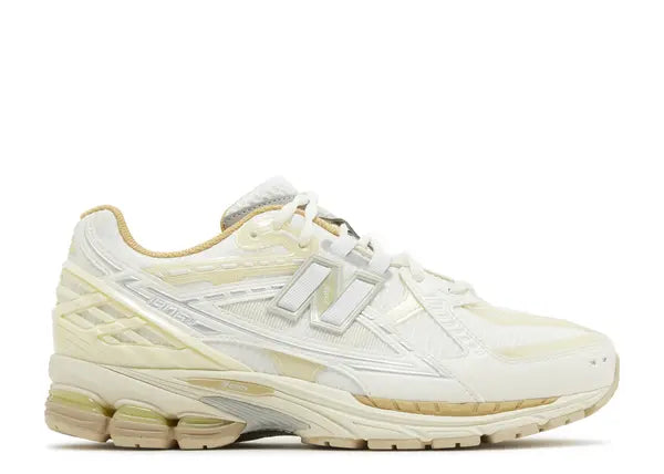 NB 19O6 1906U 'Lunar New Year - Sea Salt' маратонки – светъл бял цвят, страничен изглед