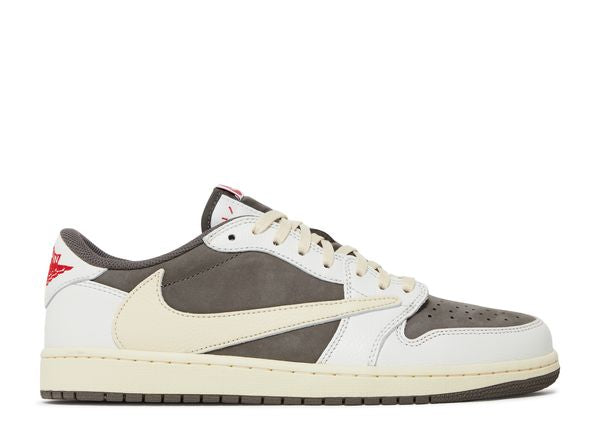 Travis Scott x Jordan 1 Retro Low OG 'Reverse Mocha' – маратонки с маслинено-зелен и кремав дизайн, страничен изглед
